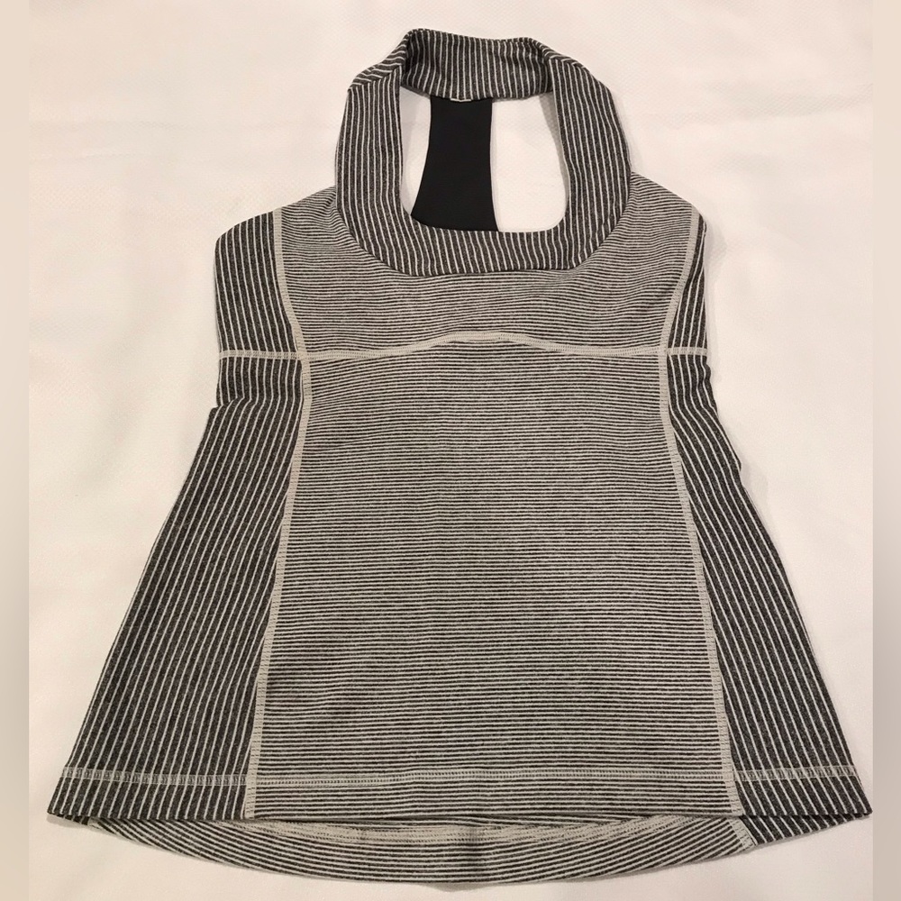Lululemon Scoop Neck Tank Top ( Size 6) Color Gray/ White - Picture 4 of 6